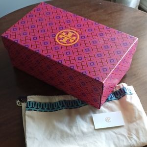 Tory Burch Shoe Box, Dust bag w/card